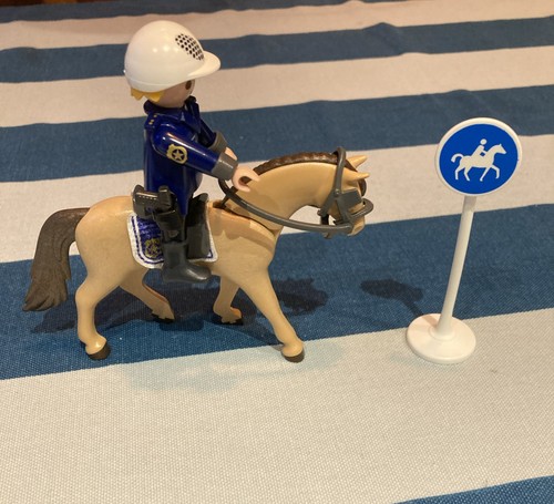 Playmobil mounted police - mounted,