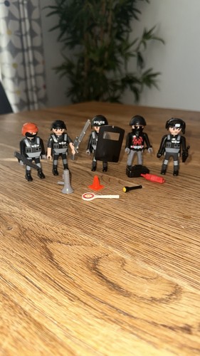 Playmobil police figures - playmobil,