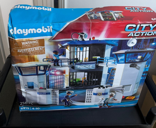 Playmobil police headquarters - police,