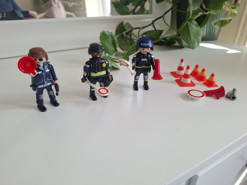 Police playmobil figures - figures, and