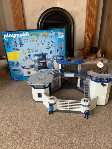 Playmobil police headquarters - playmobil,