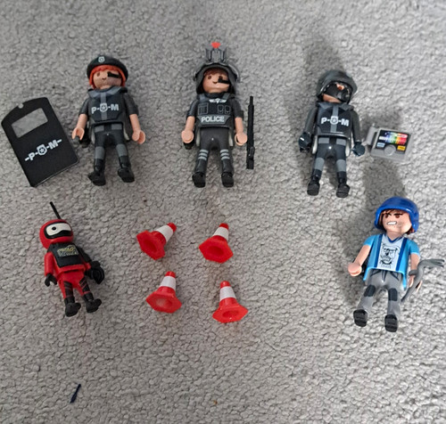 Playmobil police figures - playmobil,